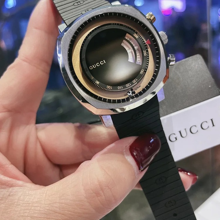 Gucci ➖ Grip series watch