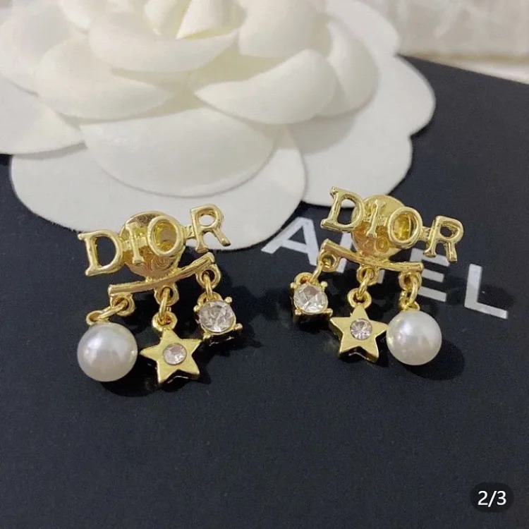 Baby's same style D Xiaodi's pearl retro niche star earrings light luxury sterling silver love CD tassel earrings for women image 2
