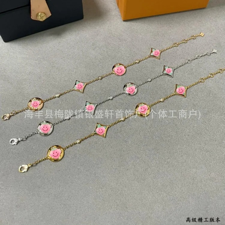 New amazonite old four five-flower bracelet women's high v gold and white mother-of-pearl pointed flower couple light luxury and versatile