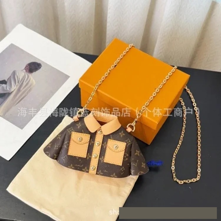 Small clothes crossbody chain bag, fashionable and trendy personalized crossbody bag, foreign style funny jacket, shoulder bag, ready for sale