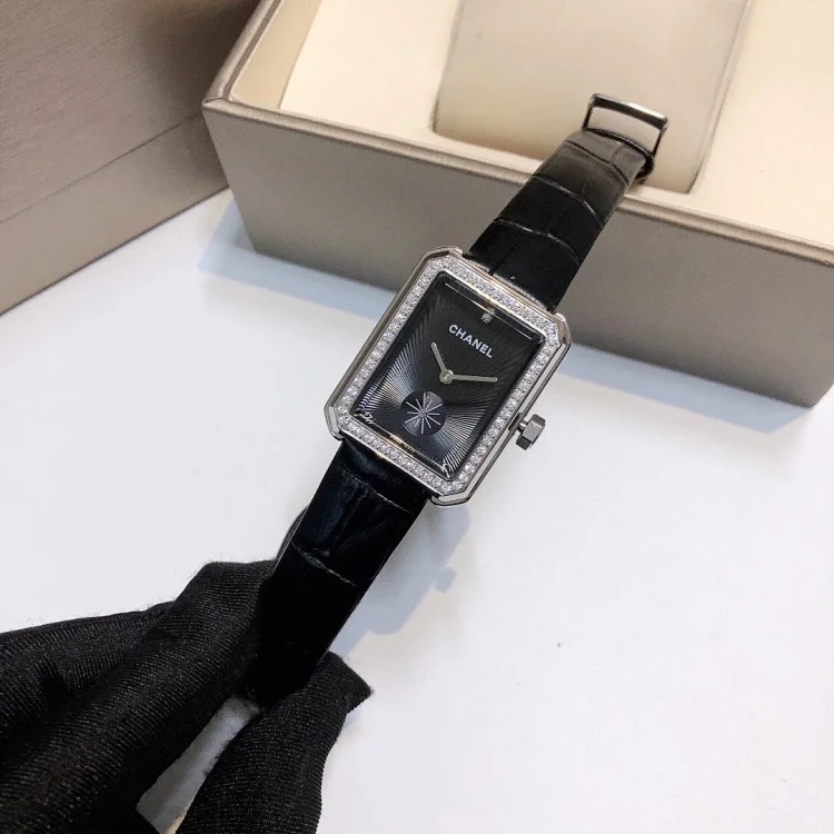 CHANEL BOY FRIEND series women's watches are equipped with imported quartz movement, size 34.626.7