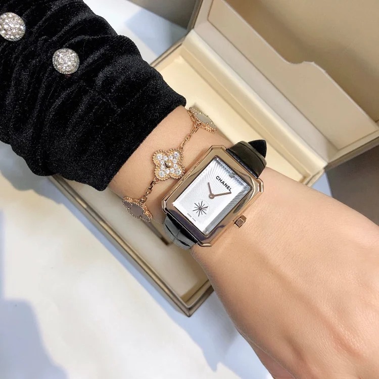 CHANEL BOY FRIEND series women's watches are equipped with imported quartz movement, size 34.626.7