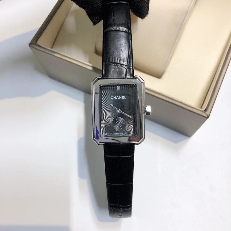 CHANEL BOY FRIEND series women's watches are equipped with imported quartz movement, size 34.626.7