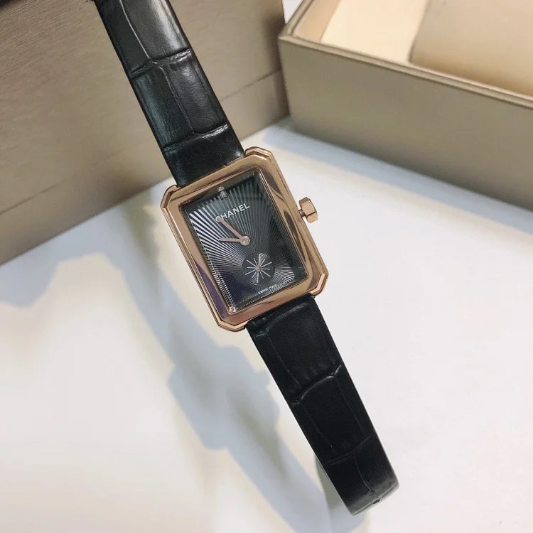 CHANEL BOY FRIEND series women's watches are equipped with imported quartz movement, size 34.626.7