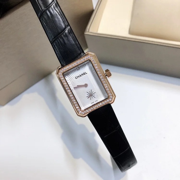 CHANEL BOY FRIEND series women's watches are equipped with imported quartz movement, size 34.626.7