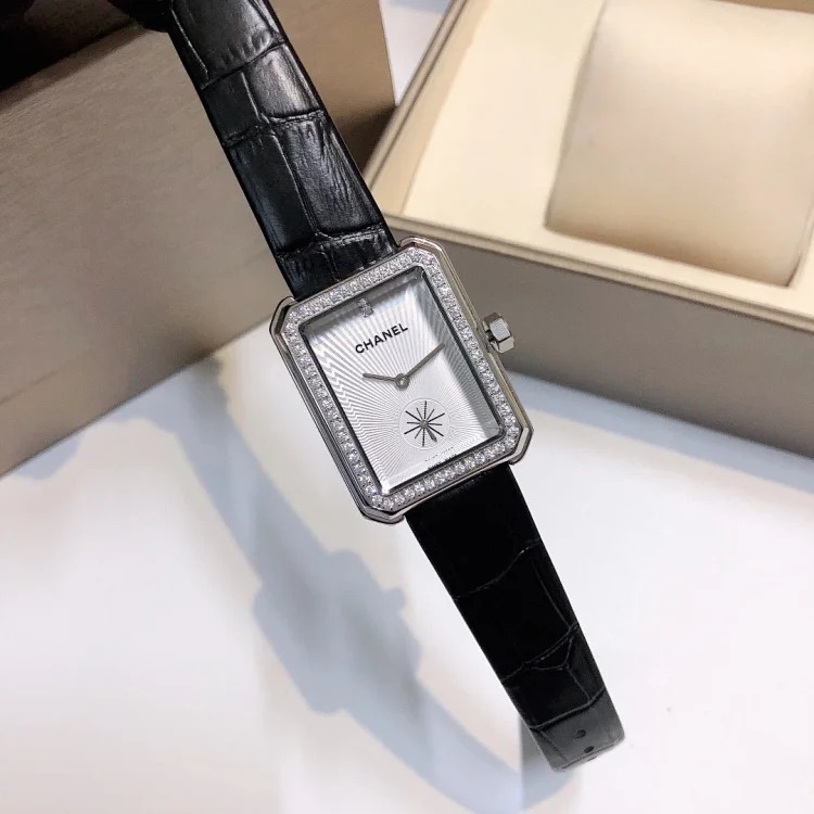 CHANEL BOY FRIEND series women's watches are equipped with imported quartz movement, size 34.626.7