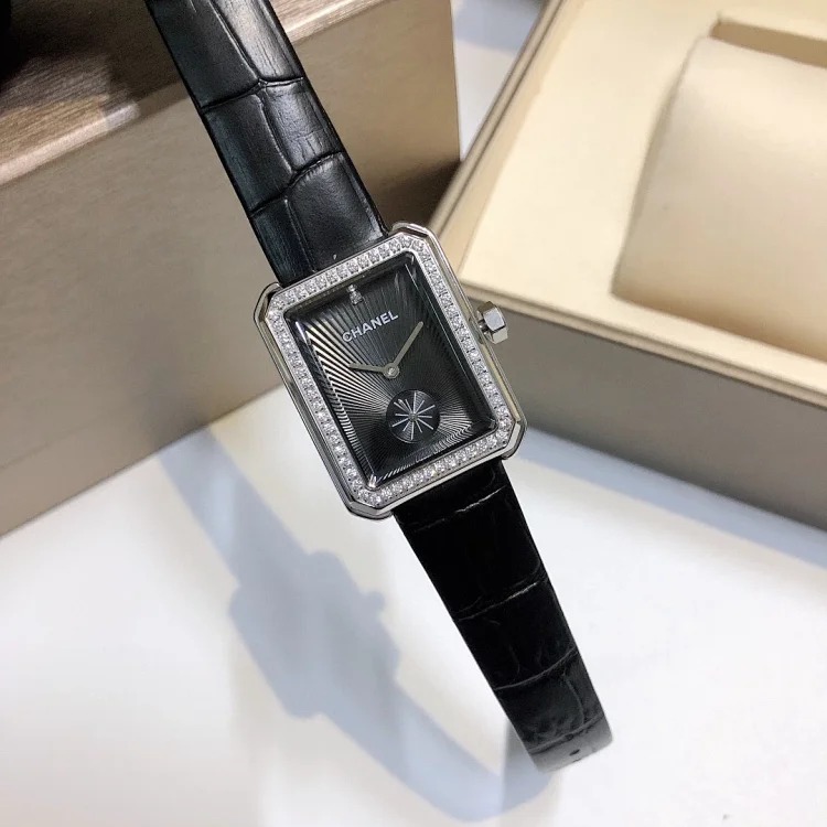 CHANEL BOY FRIEND series women's watches are equipped with imported quartz movement, size 34.626.7