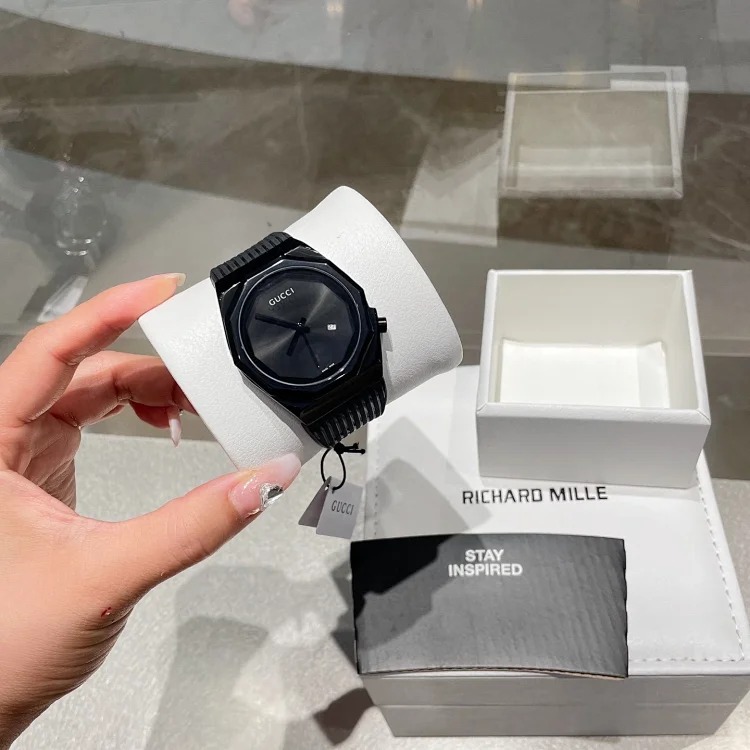 GUCCI ⌚️Coated glass 41mm12mm waterproof rubber strap with original pin buckle ➰Imported quartz movement