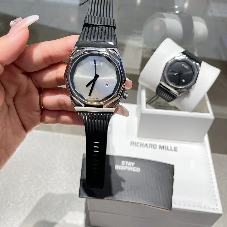 GUCCI ⌚️Coated glass 41mm12mm waterproof rubber strap with original pin buckle ➰Imported quartz movement