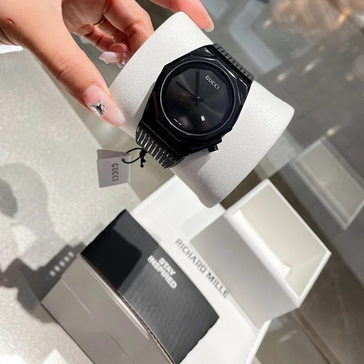 GUCCI ⌚️Coated glass 41mm12mm waterproof rubber strap with original pin buckle ➰Imported quartz movement