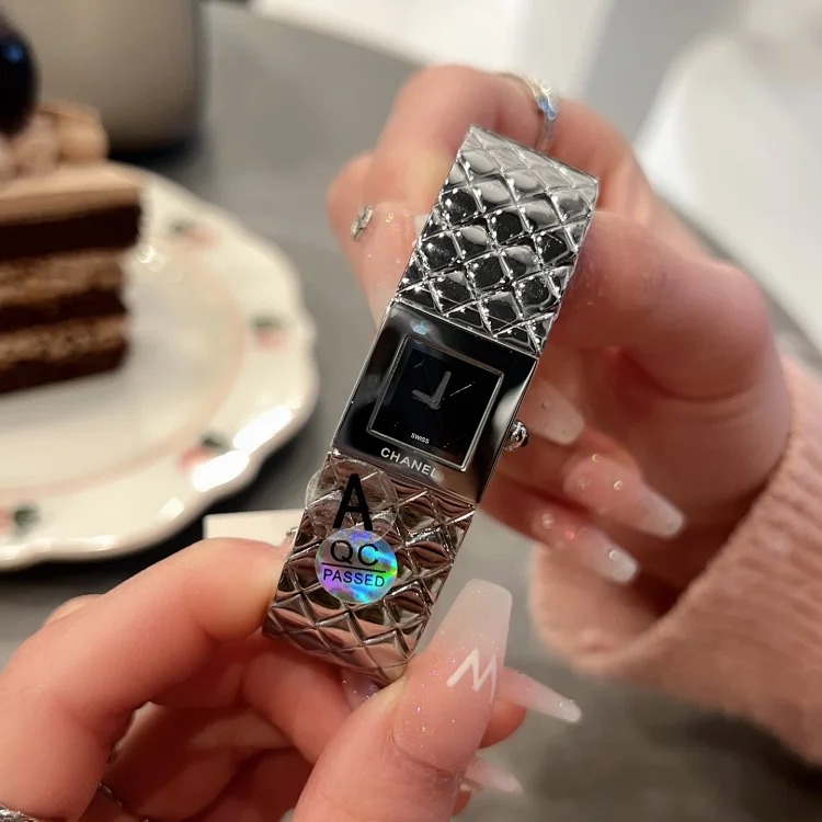 CHANEL Chanel middle-aged 1993 retro classic fish scale strap square watch, using imported ultra-thin quartz movement, women's watch, women's watch