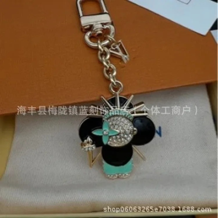 Vivian keychain sunflower alloy pendant European and American fashion trend pendant bag chain home