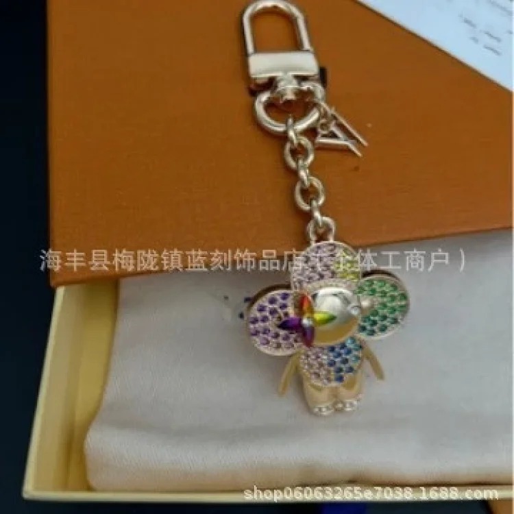 Vivian keychain sunflower alloy pendant European and American fashion trend pendant bag chain home