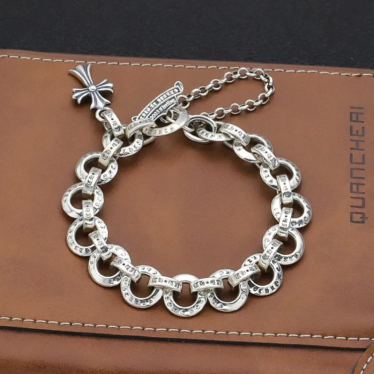 Chrome Hearts Chaoxuan Crow Heart Retro Thick Letter Bracelet Dice Scout Flower Cross Flower Ball Full Flower Diamond Gold Bracelet image 5