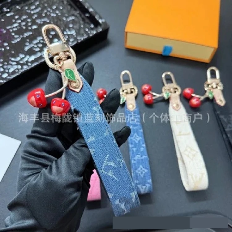 New style cherry denim pattern keychain, fashionable light luxury gift pendant manufacturer, dropshipping
