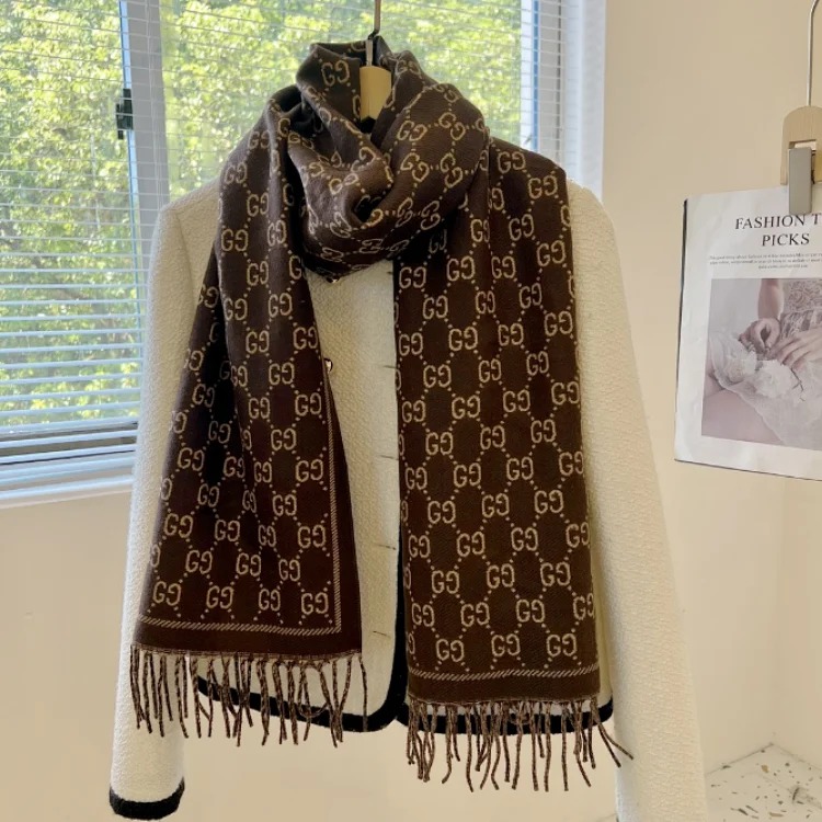 GU's new trendy scarf-CY image 3