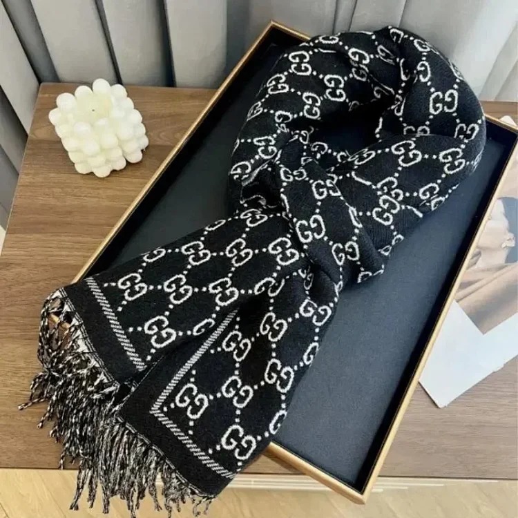 GU's new trendy scarf-CY image 4