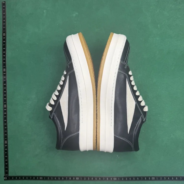 (Customized models are shipped in 3-7 days) TT 6 round toe lace-up flat sneakers