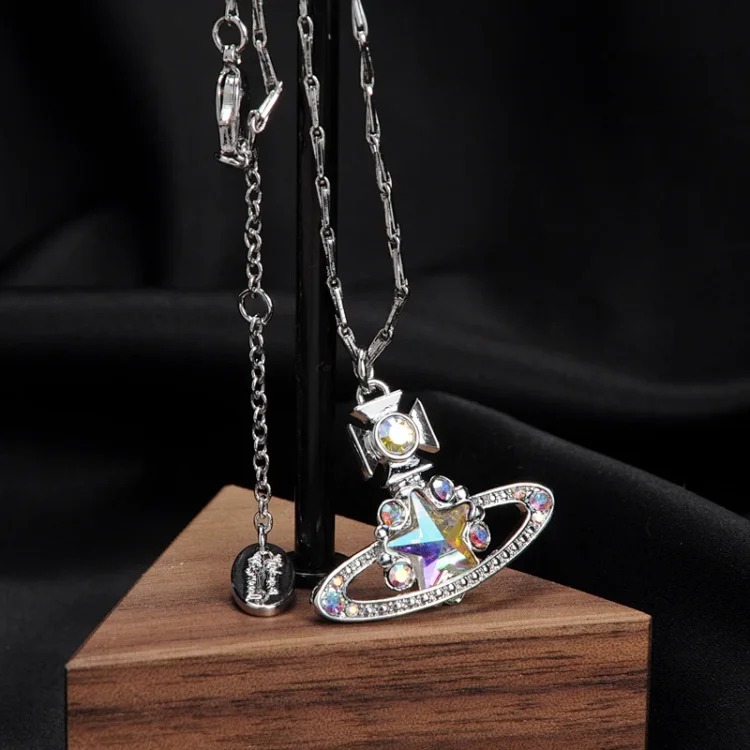 RF. Queen Mother West’s new fire five-pointed star bracelet, high-end design, temperament accessories, niche glass Saturn