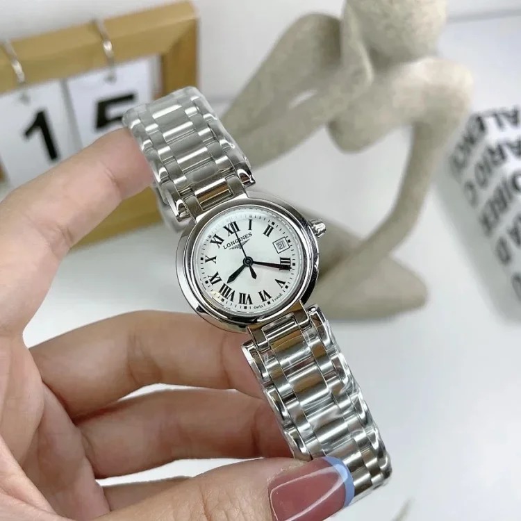 M1￥520-750 Fashionable and versatile watch