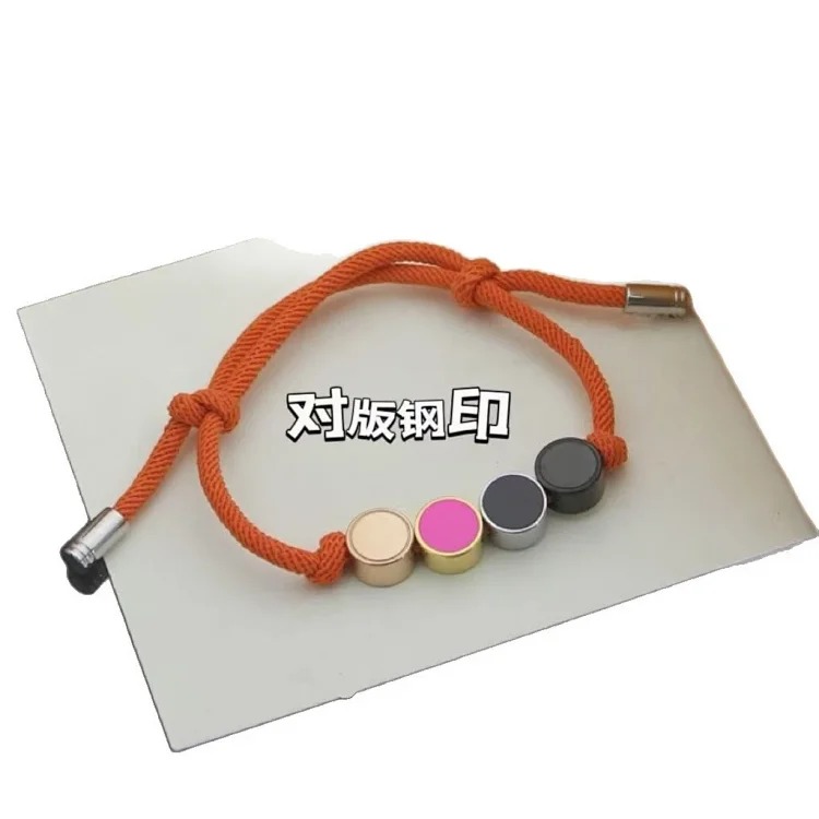 Louis Vuitton Alphabet presbyopic couple beaded dripping oil male and female couple bracelet ins wind transfer adjustable braided hand rope
