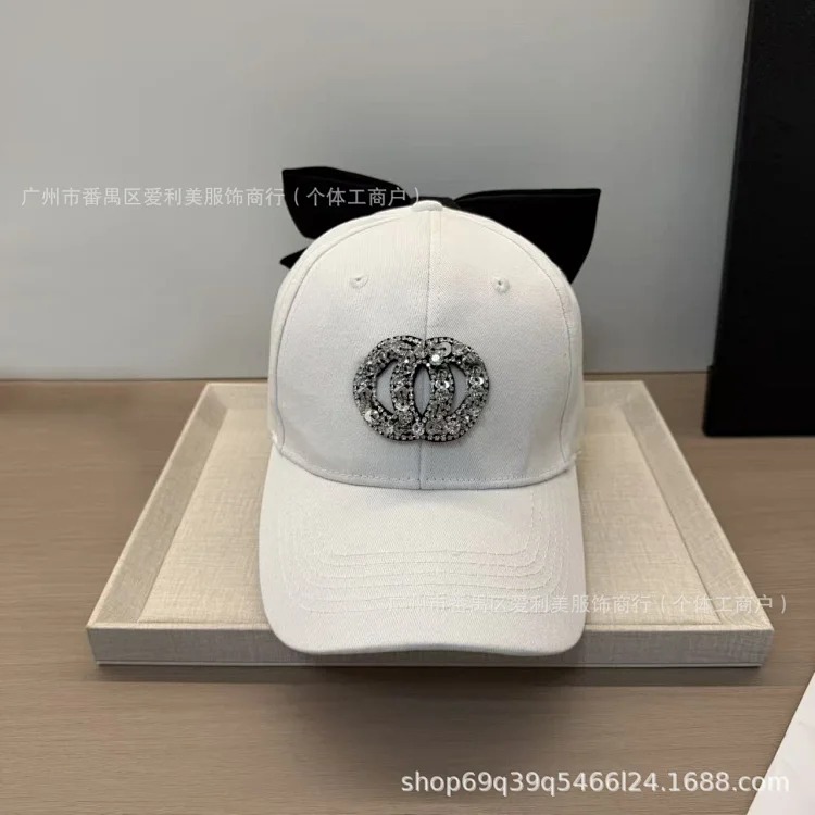 Chanel Light luxury rhinestone double C bow baseball cap for men and women spring and sun-resistant sun visor with a small face cap