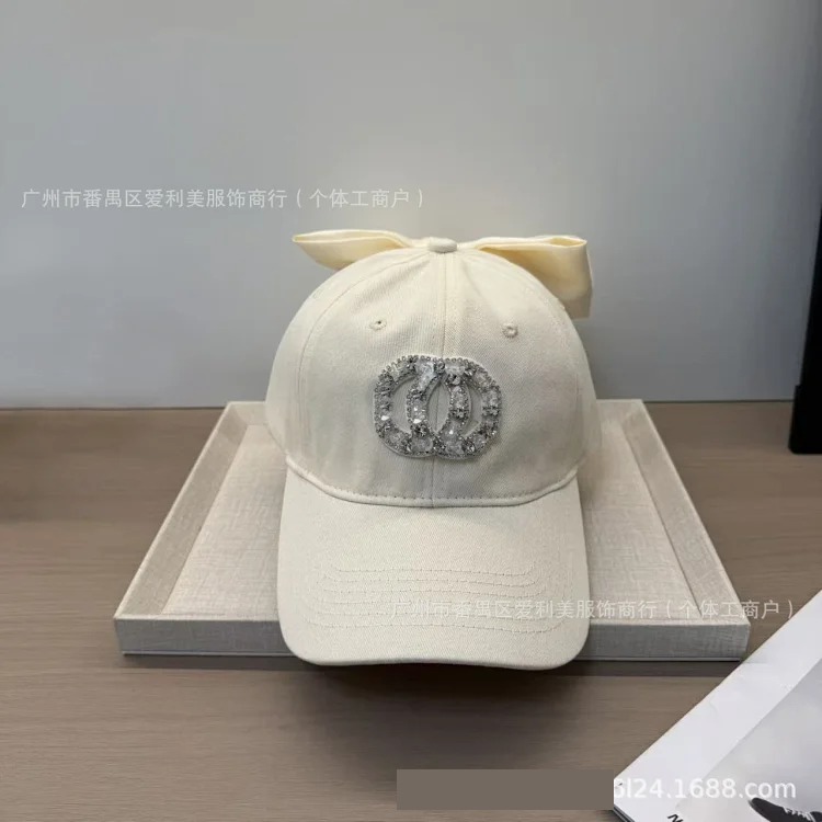 Chanel Light luxury rhinestone double C bow baseball cap for men and women spring and sun-resistant sun visor with a small face cap