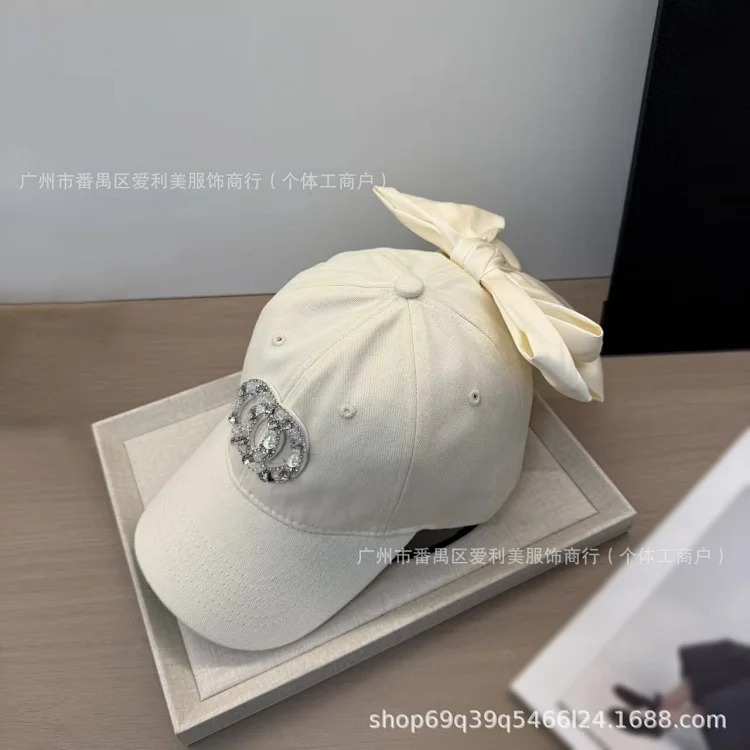 Chanel Light luxury rhinestone double C bow baseball cap for men and women spring and sun-resistant sun visor with a small face cap