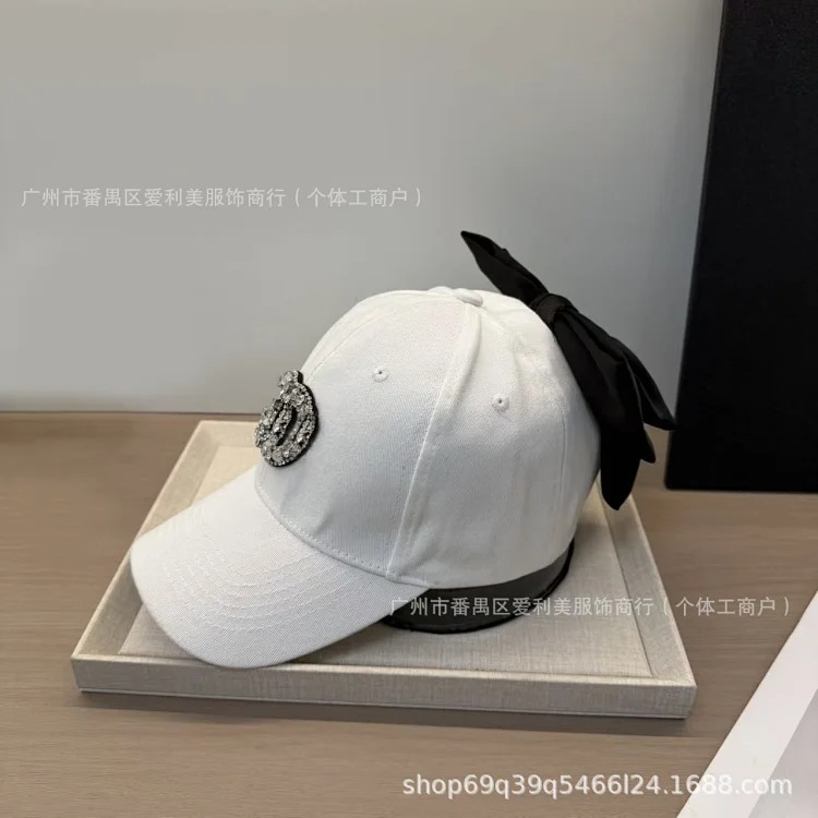 Chanel Light luxury rhinestone double C bow baseball cap for men and women spring and sun-resistant sun visor with a small face cap