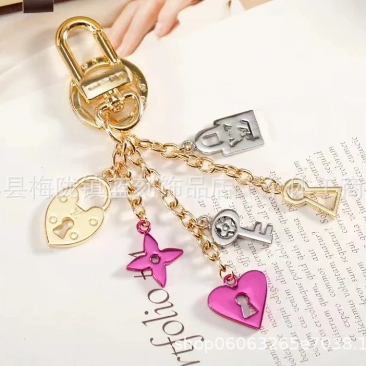 Louis Vuitton New home alloy keychain pendant jewelry bag chain love Seiko presbyopia soft cross-border wholesale