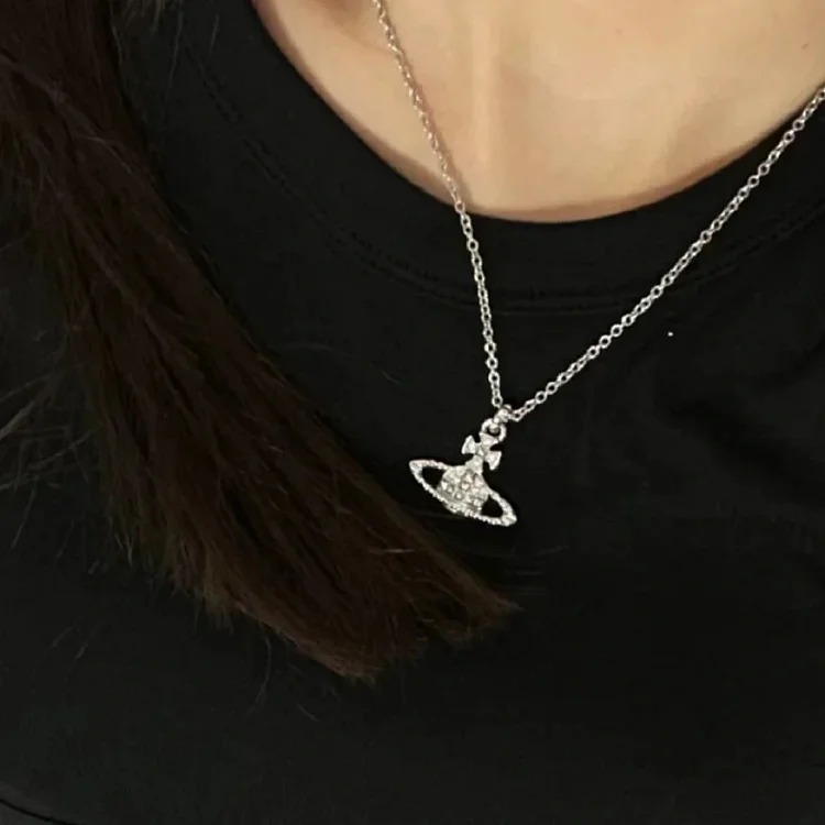 Diamond Flat Saturn Neckla
