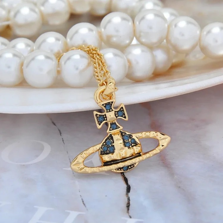 Diamond Flat Saturn Neckla