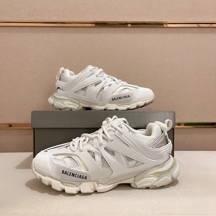 Louis Vuitton Tr ~ 1:1 original material details image 2