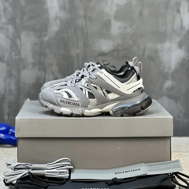 Louis Vuitton Tr ~ 1:1 original material details image 5