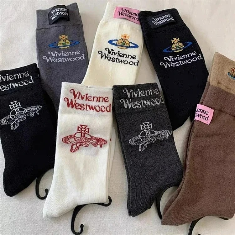 VWW Spring and Autumn Queen Mother's cloth label letters medium high tube fashion versatile trendy women's socks medium tube pile socks ins trendy socks