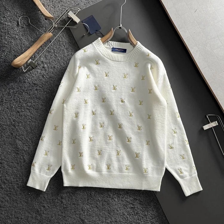 L hooded sweatshirt