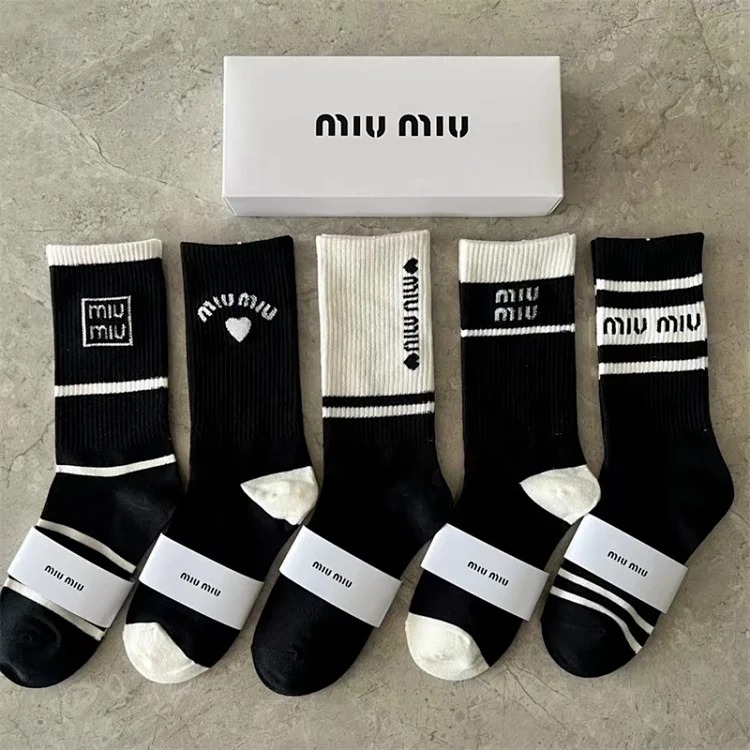 MIUMIU high-top four-season gift box high-quality women's socks Miu Miu long-tube cotton breathable and comfortable pile socks