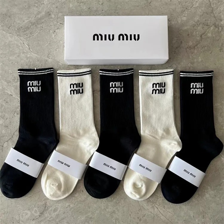 MIUMIU high-top four-season gift box high-quality women's socks Miu Miu long-tube cotton breathable and comfortable pile socks