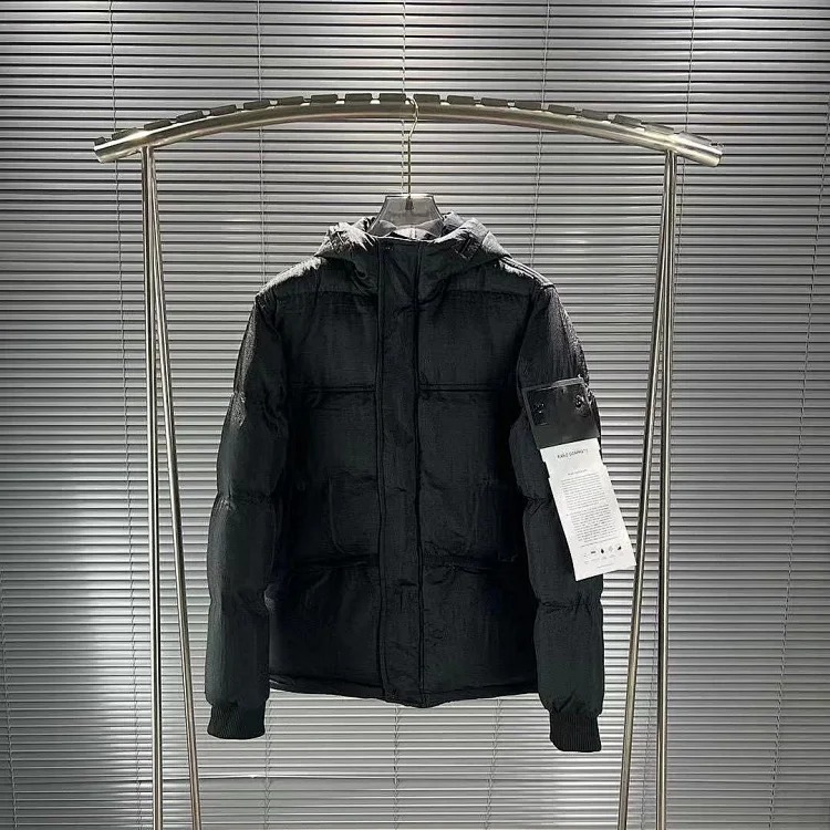 Comfortable and warm down jacket image 4