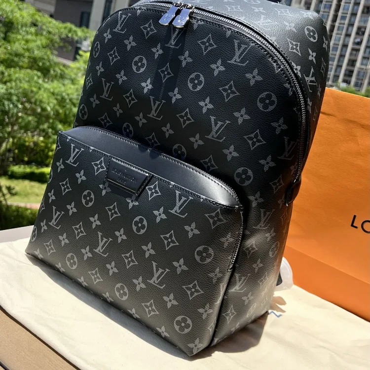 L～Discovery Backpack 1:1 original leather pattern, feel free to compare with other inferior quality ones on the market image 2