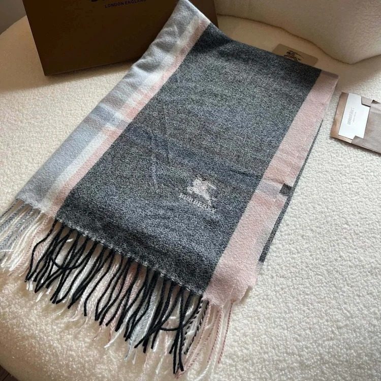 Br scarf highest quality image 4