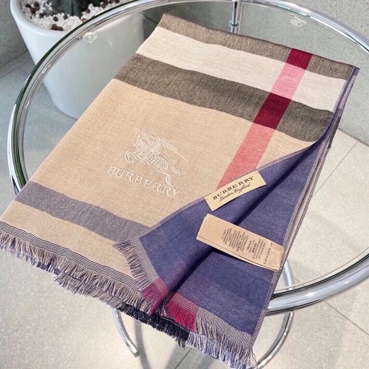 Br scarf highest quality image 5