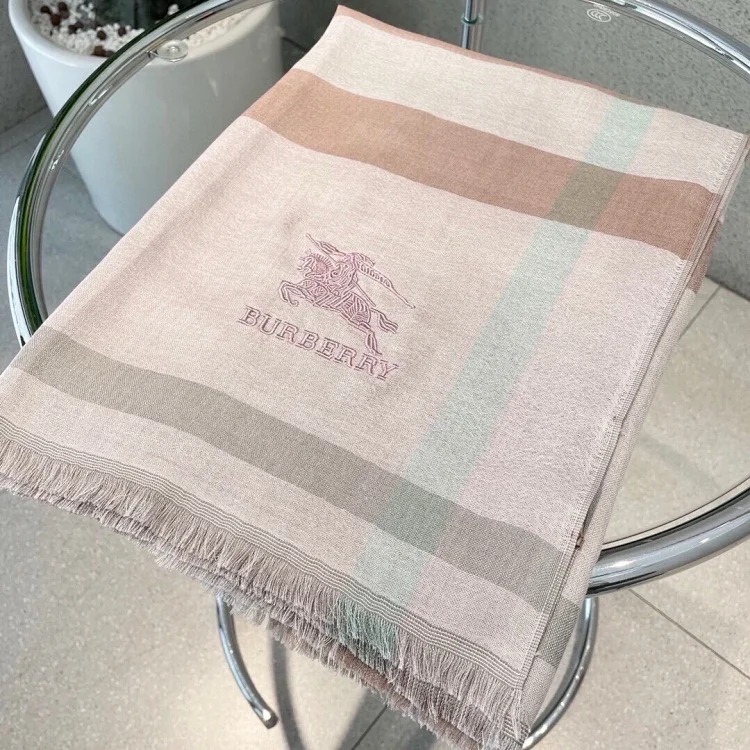 Br scarf highest quality image 6