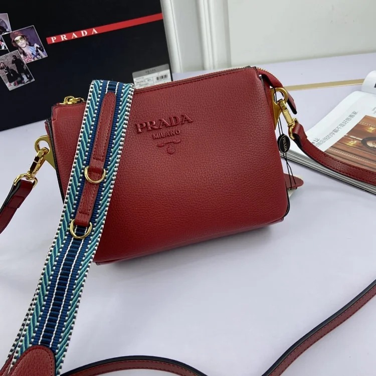 FENDI crossbody bag image 3