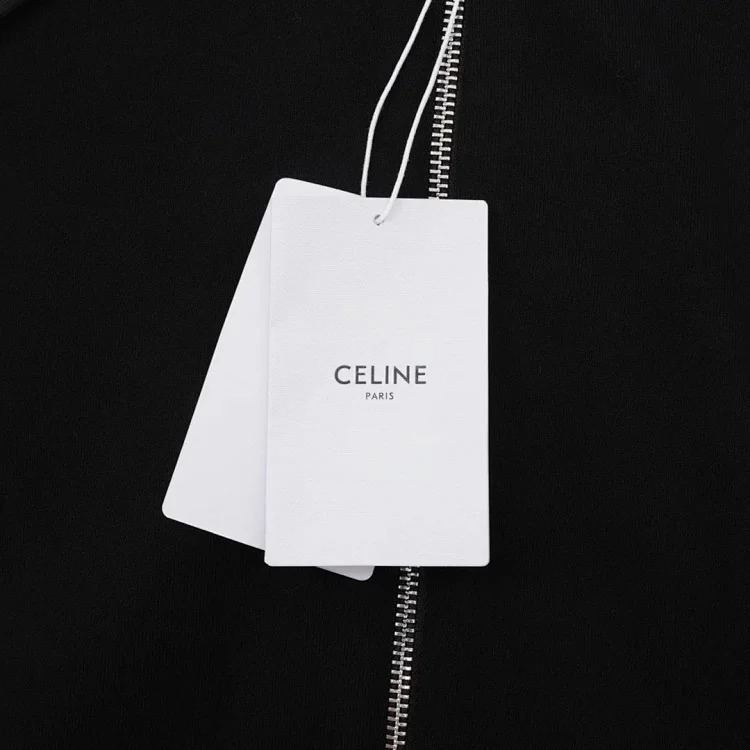 Y806ce zipper hooded sweatshirt.