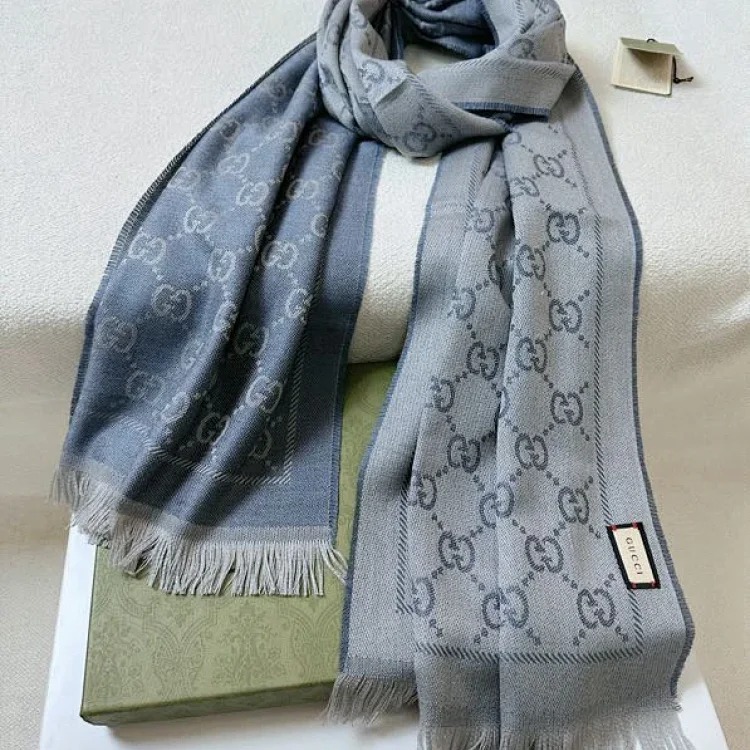 Gu wool scarf gift box packaging image 3