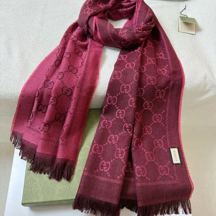 Gu wool scarf gift box packaging image 4