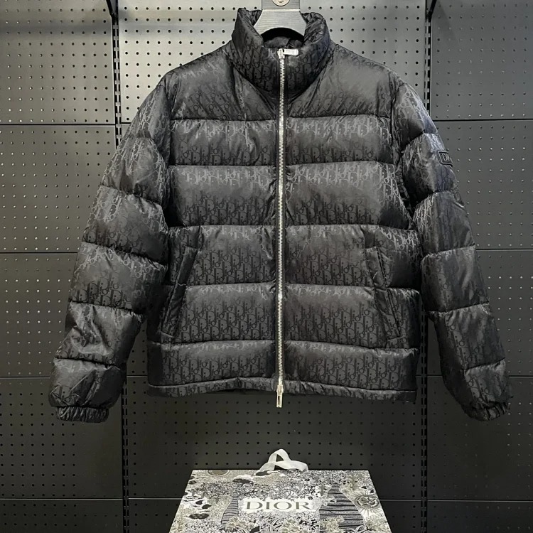 Louis Vuitton D 23FW dark pattern old flower stand collar feather 90 fill power white goose down, (90% white goose down ➕ 10% white goose feather) This kind of down is full of fluffiness and