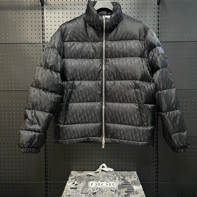 Louis Vuitton D 23FW dark pattern old flower stand collar feather 90 fill power white goose down, (90% white goose down ➕ 10% white goose feather) This kind of down is full of fluffiness and image 2