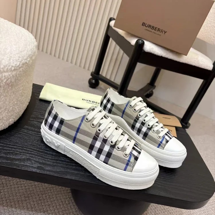 Vintage Check 1:1 original plaid, complete package image 2